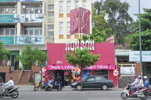 Dân mạng gọi đùa Nón Sơn là tổ chức đặc vụ kiểu Kingsman, nhưng bí ẩn thực sự sau mô hình kinh doanh này là gì?