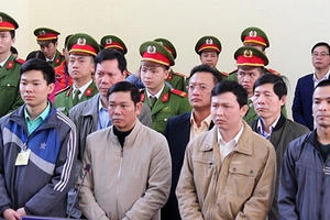 Chủ toạ: Không có chứng cứ "đầu độc" trong vụ án Hoàng Công Lương