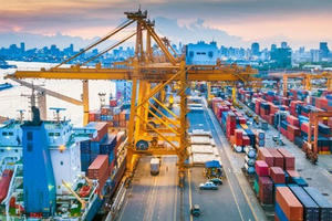 Chính phủ đặt mục tiêu GDP năm 2020 tăng 6,8%