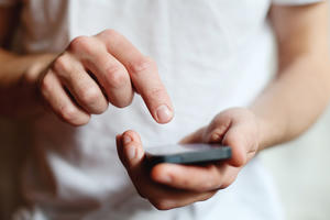 Mất điện thoại, mất hết tiền trong ví điện tử, ngân hàng dù đặt nhiều mật khẩu: Chuyên gia cảnh báo thủ đoạn và 5 thao tác để tận dụng "thời điểm vàng" bảo vệ tài sản