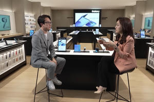 Nghe tin Apple sắp ra mắt iPhone gập, sếp lớn Samsung nói gì?