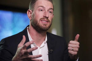 Trở thành tỷ phú USD chỉ nhờ một dòng trạng thái trên mạng xã hội