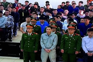 Diễn biến xét xử phúc thẩm vụ đánh bạc nghìn tỷ: Phan Sào Nam và 16 bị cáo được đề nghị giảm hình phạt