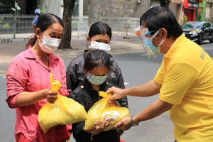“Hạt vàng bưu điện” chung tay cùng cộng đồng vượt qua dịch Covid-19