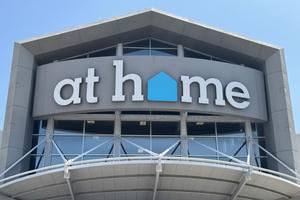 Trước áp lực thuế quan, một doanh nghiệp nội thất hơn 40 năm tuổi ở Mỹ vừa xin phá sản 