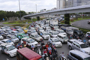 Kiến nghị giao đất quốc phòng để làm đường giải tỏa kẹt xe sân bay Tân Sơn Nhất