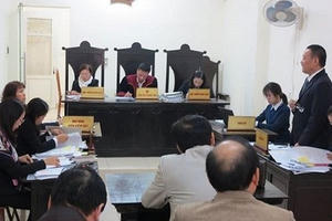Tiến sĩ bị cho là đạo văn kiện ngược cựu Bộ trưởng Phạm Vũ Luận: Tiếp tục hoãn sau gần 2 năm đình chỉ