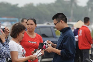 Phe vé hét giá "cắt cổ", sẵn sàng mua hết vé trận Việt Nam - Malaysia để đầu cơ