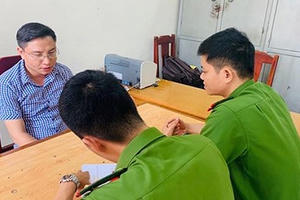 Bắt quả tang 'cộng tác viên trang tin điện tử' tống tiền doanh nghiệp