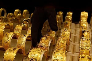 Giá vàng hôm nay 6.8: Ngóng tin nóng, vàng tăng nhẹ phiên đầu tuần