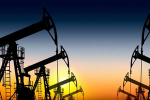 Giá dầu thế giới bật tăng mạnh sau cú Tweet bất ngờ của Tổng thống Donald Trump