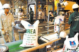 Giá urê leo thang, Vietcap nhận định cổ phiếu DPM và DCM có định giá hấp dẫn