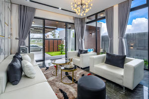 Chuyển về Đà Nẵng sống, chồng mua mảnh đất 180m2 và xây tặng vợ ngôi nhà đẹp như resort