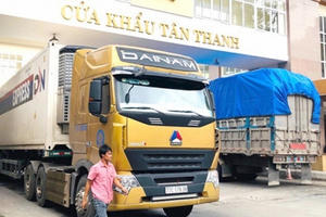 Trung Quốc lùi thời gian mở cửa khẩu: Doanh nghiệp nên xuất hàng theo đường chính ngạnh