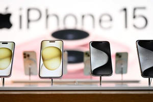 Tránh né thuế quan, Apple ồ ạt nhập khẩu iPhone từ Ấn Độ