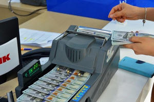 Ngân hàng siết đối tượng được vay USD: Áp lực lớn cho doanh nghiệp