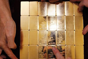 Giá vàng hôm nay 30/8: Cuối tháng buồn tẻ