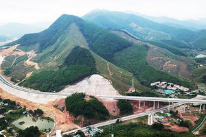 Sắp đưa vào khai thác cao tốc Hạ Long - Vân Đồn hơn 12.000 tỷ