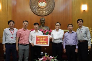 Nội thất Hùng Tuý ủng hộ 1,5 tỷ đồng tới Quỹ Phòng chống dịch Covid-19