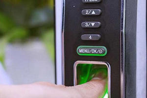 Khóa cửa vân tay có thực sự an toàn?