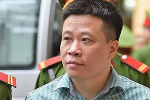 Hà Văn Thắm ra tòa trong vụ lọc hóa dầu Bình Sơn