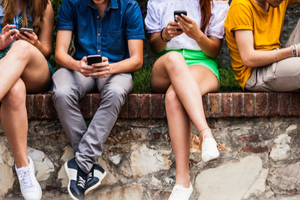 Bang Texas Mỹ đề xuất cấm sử dụng mạng xã hội với người dưới 18 tuổi