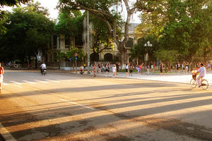 Thời tiết ngày 22/6: Hà Nội ngày tiếp tục nắng nóng, chiều tối mưa dông