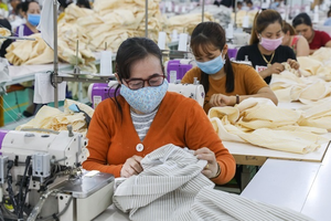 Doanh nghiệp dệt may bị khách hàng nợ 1,8 tỷ USD