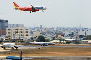 Hai tháng trước Tết, vé máy bay đã hết trên nhiều chặng