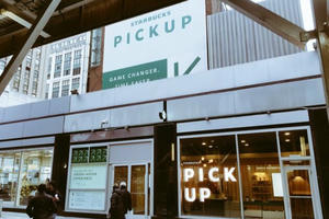 Cú 'đại phẫu' lớn nhất lịch sử Starbucks: 200.000 nhân viên được huấn luyện lại, quyết tâm lấy lại 'trải nghiệm con người'