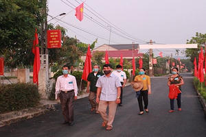 Cử tri Hà Tĩnh hân hoan đi bỏ phiếu từ sớm