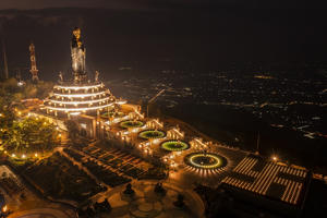 Điều gì khiến núi Bà Đen được biết đến như một ngọn núi thiêng?