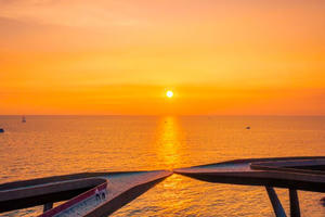 Chiêm ngưỡng Cầu Hôn và thị trấn Hoàng Hôn đẹp như một thước phim giả tưởng