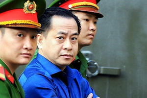 Vũ "nhôm": "Bị cáo rất thân anh Bình, nhiều lần mượn cả chục triệu USD"