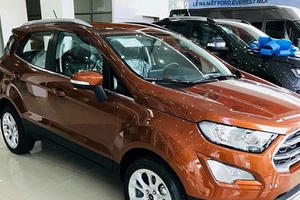 Không kiêng tháng cô hồn, dân Việt săn mua ô tô siêu giảm giá