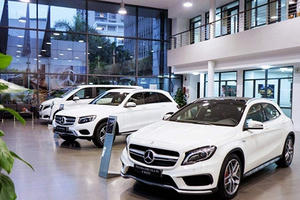 BMW, Mercedes giảm giá 50%: Điều quyết định đang được mong chờ