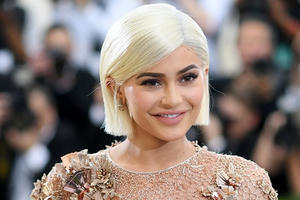 Chân dung nữ tỷ phú USD trẻ nhất thế giới: 18 tuổi khởi nghiệp, 3 năm sau có trong tay hơn 900 triệu USD