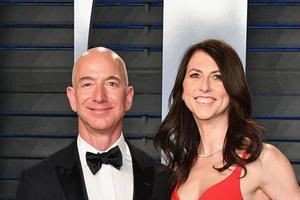 Vợ cũ tỷ phú Jeff Bezos giàu cỡ nào với khối tài sản 35 tỷ USD?