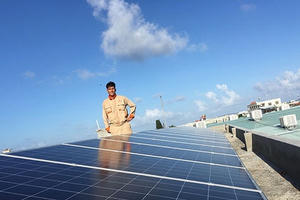 Núp bóng điện mặt trời mái nhà để hưởng lợi