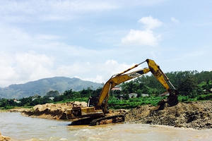 Vụ “rút ruột” sông Pô Kô ở Kon Tum: Ban quản lý dự án nói gì?