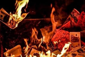 Tháng cô hồn kể chuyện doanh nghiệp phục vụ “cõi âm” trên sàn chứng khoán