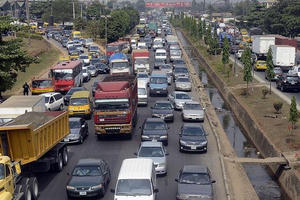 Mặt trái của xe năng lượng mới: Các nước giàu đang gửi hàng triệu ô tô cũ bẩn cho các nước nghèo