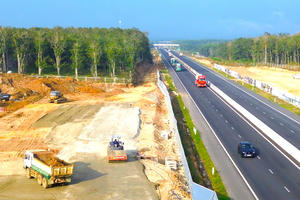 Cao tốc Bắc - Nam vẫn thiếu trạm dừng nghỉ