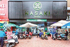 'Ông lớn' nước ngoài nào hậu thuẫn chuỗi mỹ phẩm, làm đẹp Hasaki?