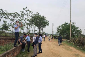Thông tin quy hoạch còn nằm trong giấy tờ, đất đã lên "cơn sốt"