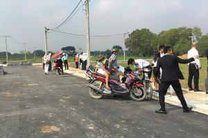 Giá đất nền “nhảy múa” khắp nơi, gỡ bằng cách nào?