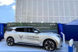 VinFast trưng bày mẫu xe VinFast VF 9 tại COP28