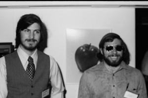 Đồng sáng lập Apple hồi tưởng: "Steve Jobs thay đổi tâm tính sau khi công ty có thành công bước đầu"