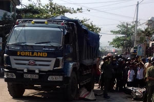 Quảng Nam: Xe tải cán học sinh