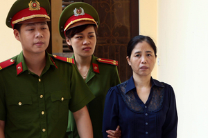 Nữ y sĩ làm 117 cháu bé ở Hưng Yên sùi mào gà bị tuyên phạt 10 năm tù
